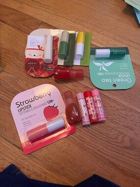 Lippie set 10 pieces price firm